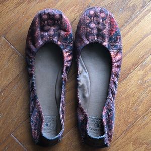 Lucky Brand Ballet Flats.